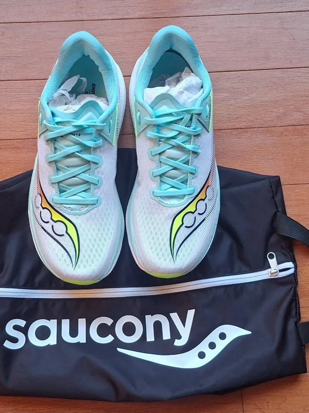 Women's Saucony Azura -Like New